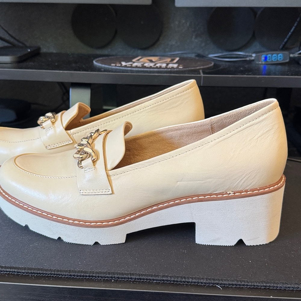 Naturalizer Women's Desi Slip On Loafer Cream - Picture 6 of 8